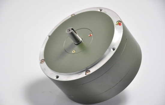 力矩電機(jī)調(diào)速器特點(diǎn)和控制器為什么有時(shí)會快